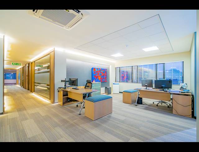 1,135M² OFFICE FOR SALE IN PARKTOWN